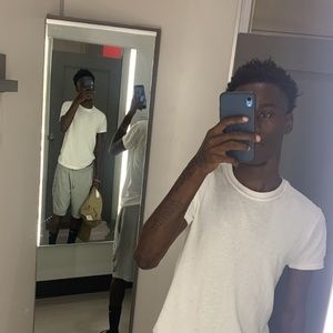 Meet your Posher, Dmarion